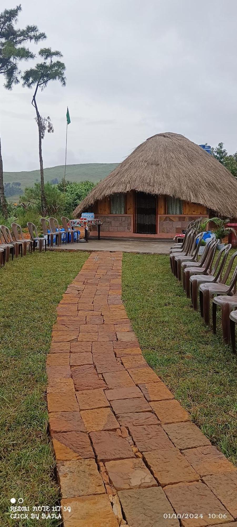 Meikha Homestay Pynursla Экстерьер фото